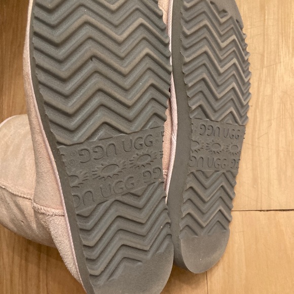 Pink Uggs - Picture 5 of 5